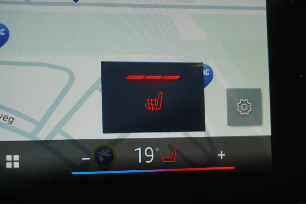 eDrive20 M Sportpakket | Premium Pack | Trekhaak met elektrisch wegklapbare kogel | Glazen panoramadak | Harman-Kardon sound system | Comfort Access |