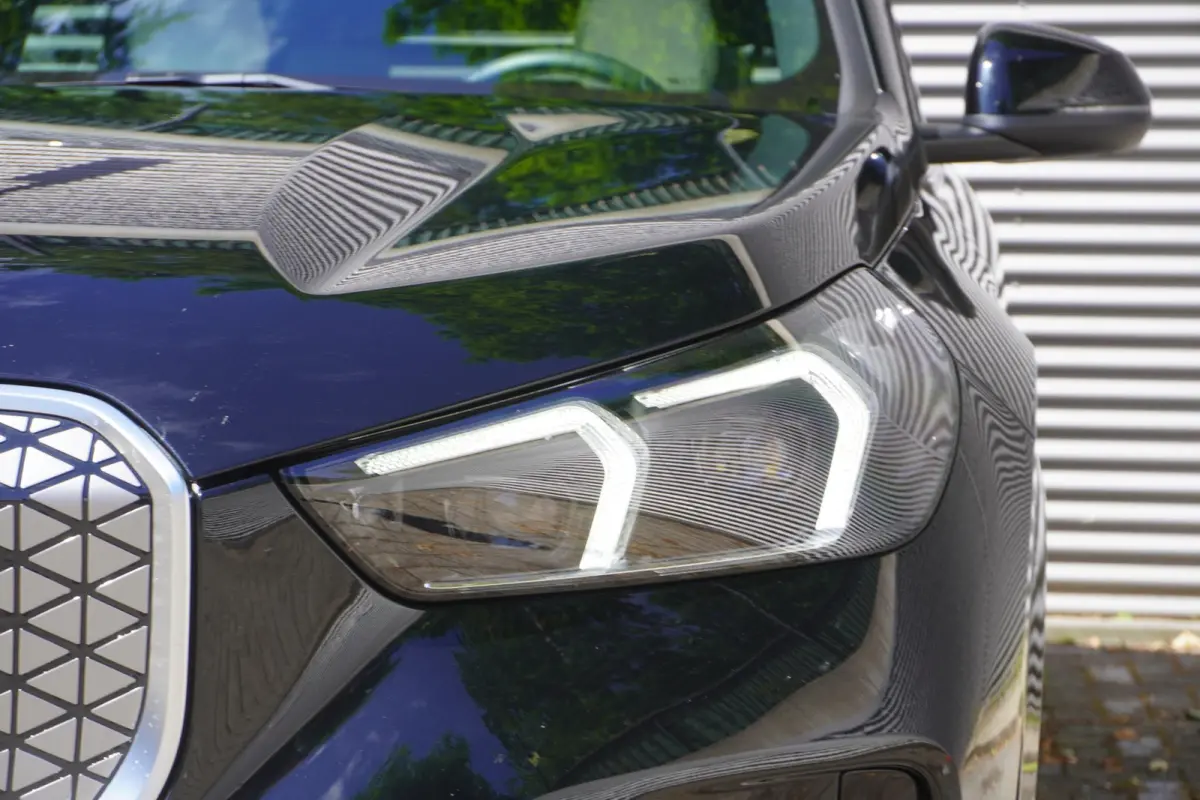 eDrive20 M Sportpakket | Premium Pack | Trekhaak met elektrisch wegklapbare kogel | Glazen panoramadak | Harman-Kardon sound system | Comfort Access |