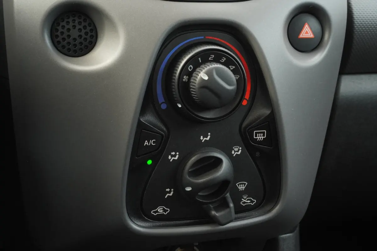 1.0 e-VTi Active / Bluetooth / DAB / 1EIG / Airco / APK 2028 !!
