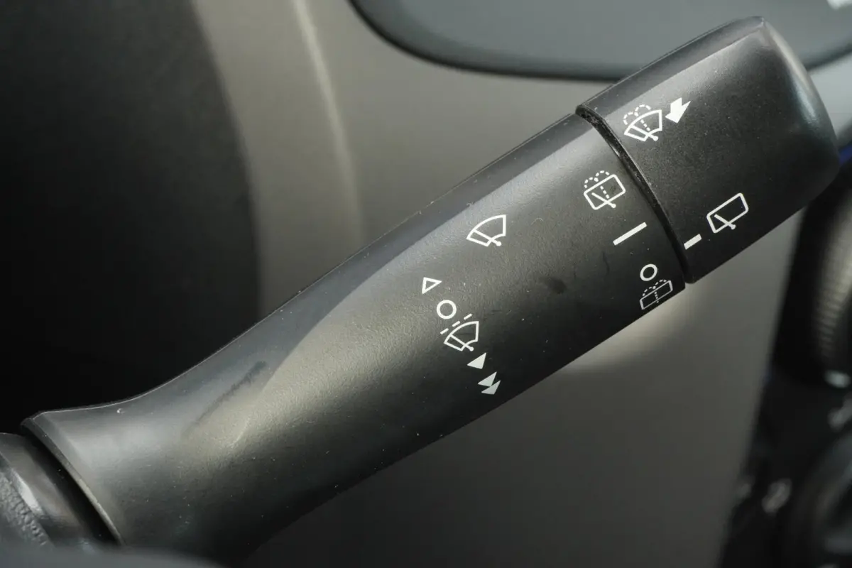 1.0 e-VTi Active / Bluetooth / DAB / 1EIG / Airco / APK 2028 !!