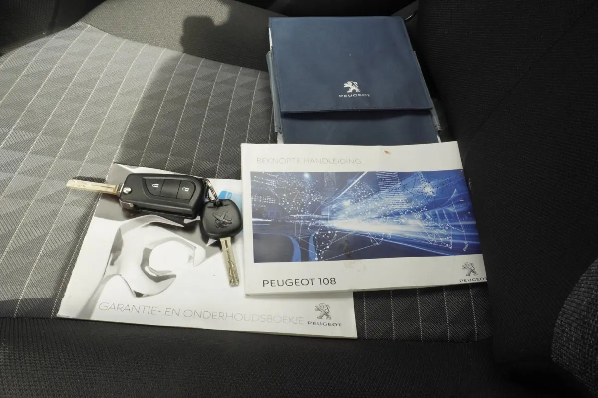 1.0 e-VTi Active / Bluetooth / DAB / 1EIG / Airco / APK 2028 !!