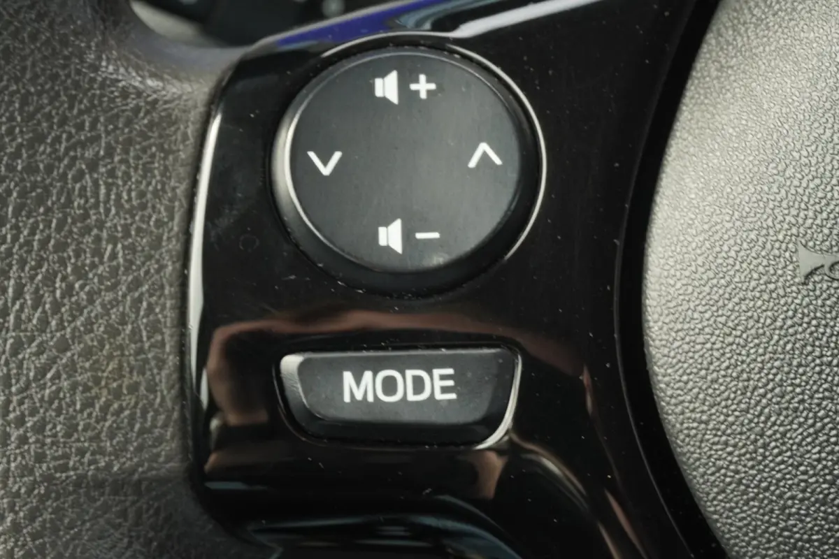1.0 e-VTi Active / Bluetooth / DAB / 1EIG / Airco / APK 2028 !!