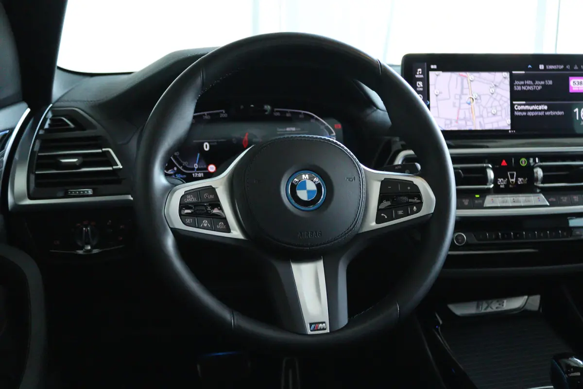 Executive 80 kWh M-Sport | SoH 99% | Adapt. Cruise | Schuifdak | Camera | Memory | Navi | Carplay | Elektr. klep