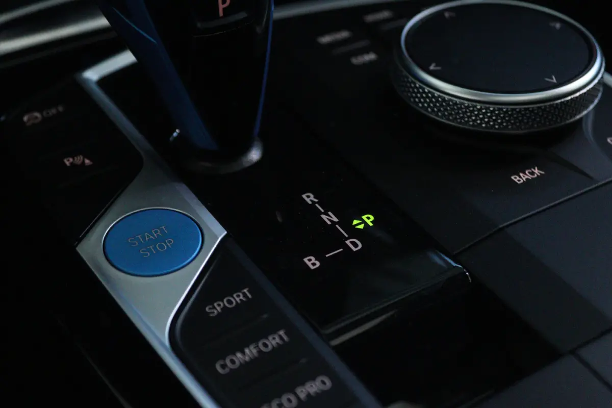 Executive 80 kWh M-Sport | SoH 99% | Adapt. Cruise | Schuifdak | Camera | Memory | Navi | Carplay | Elektr. klep