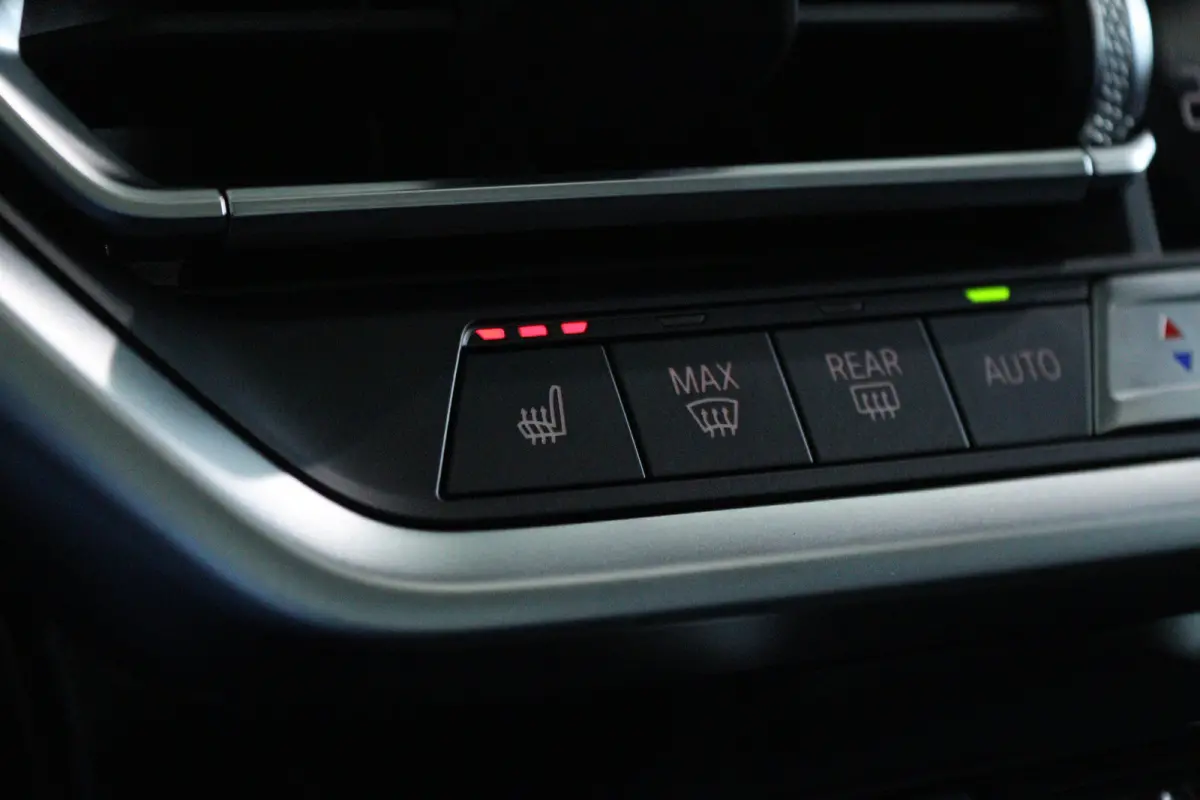Executive 80 kWh M-Sport | SoH 99% | Adapt. Cruise | Schuifdak | Camera | Memory | Navi | Carplay | Elektr. klep