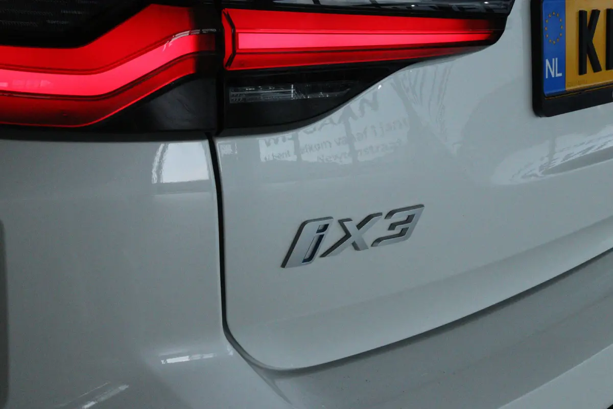 Executive 80 kWh M-Sport | SoH 99% | Adapt. Cruise | Schuifdak | Camera | Memory | Navi | Carplay | Elektr. klep