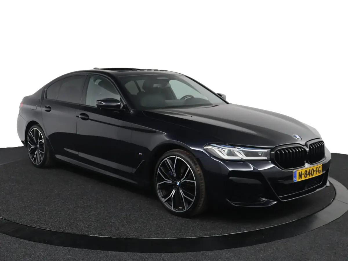 520e Business Edition Plus | SOH 91% | Panorama dak | Voorstoelen verwarmd | Driving Assistant Professional | Laserlight | Laserlight |