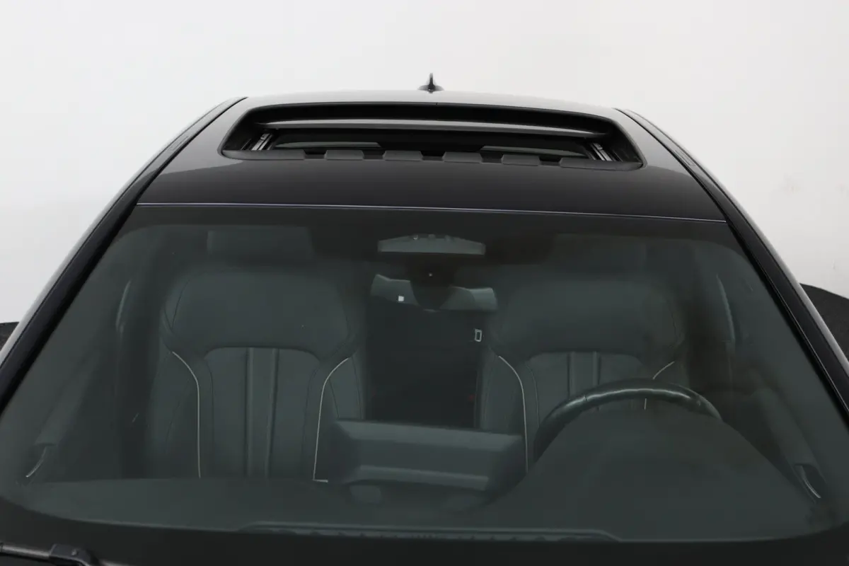 520e Business Edition Plus | SOH 91% | Panorama dak | Voorstoelen verwarmd | Driving Assistant Professional | Laserlight | Laserlight |