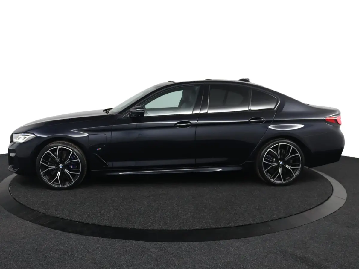 520e Business Edition Plus | SOH 91% | Panorama dak | Voorstoelen verwarmd | Driving Assistant Professional | Laserlight | Laserlight |