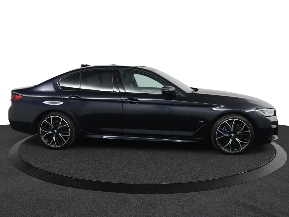 520e Business Edition Plus | SOH 91% | Panorama dak | Voorstoelen verwarmd | Driving Assistant Professional | Laserlight | Laserlight |