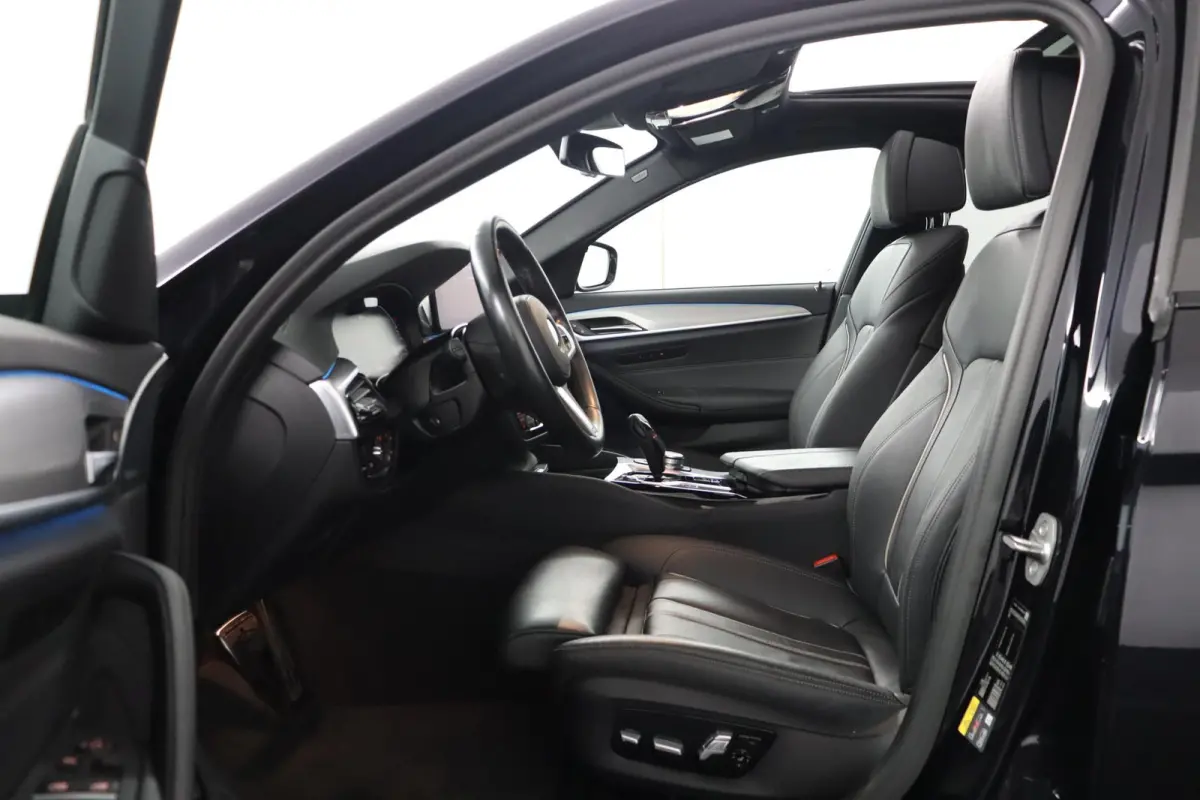 520e Business Edition Plus | SOH 91% | Panorama dak | Voorstoelen verwarmd | Driving Assistant Professional | Laserlight | Laserlight |