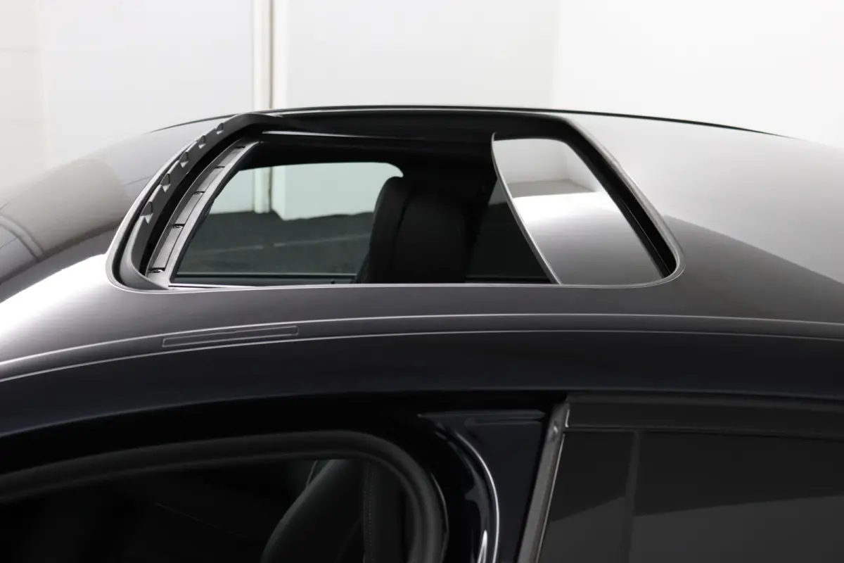 520e Business Edition Plus | SOH 91% | Panorama dak | Voorstoelen verwarmd | Driving Assistant Professional | Laserlight | Laserlight |