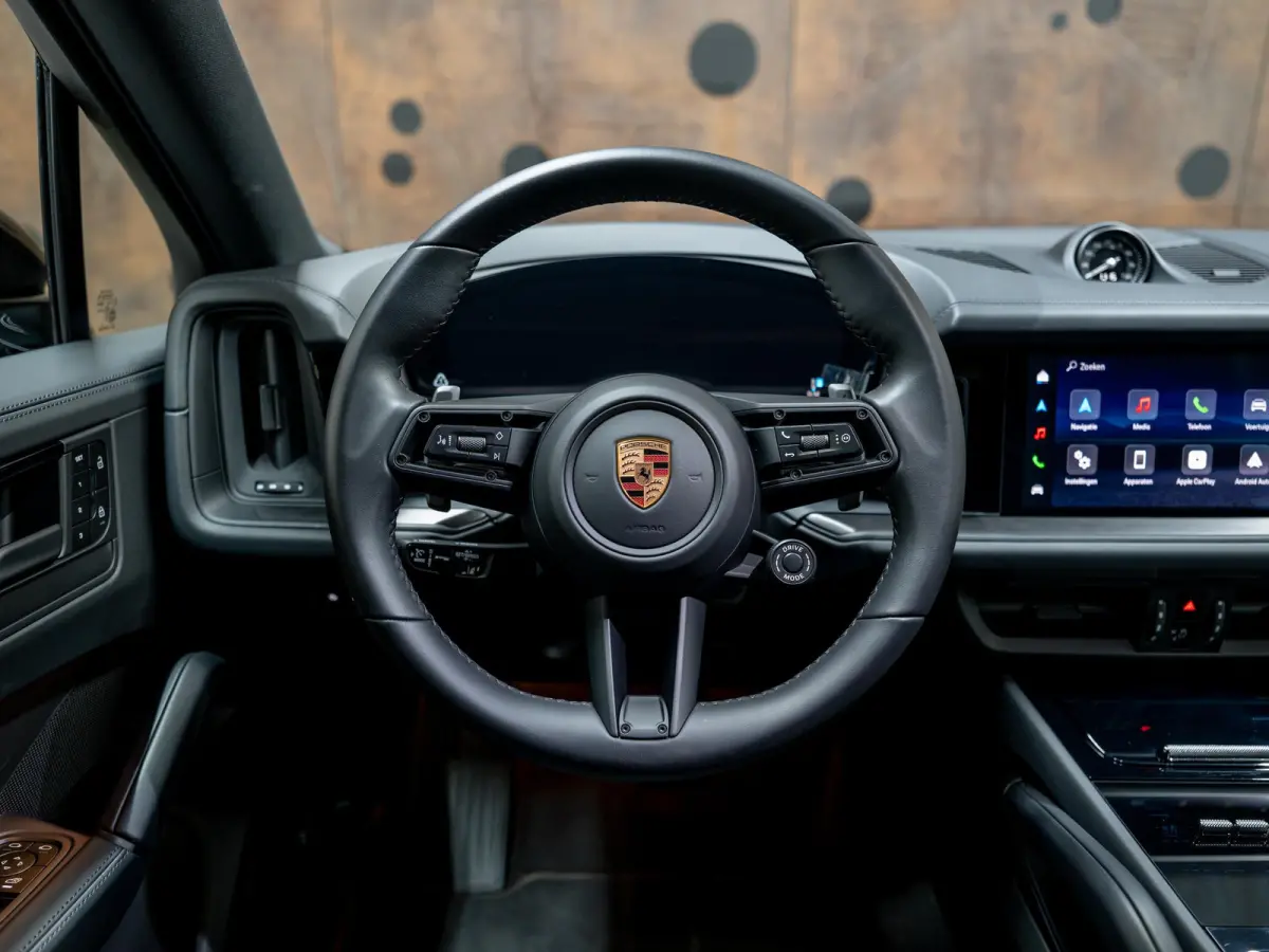 3.0 E-Hybrid Black Edition | SportDesign | Trekhaak | Achterasbest. | Sportuitlaat | HUD | Bijrijdersdisplay |