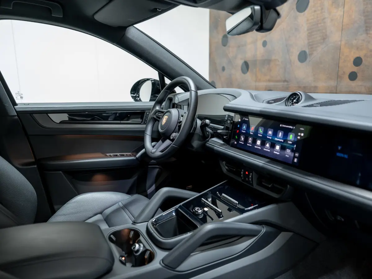 3.0 E-Hybrid Black Edition | SportDesign | Trekhaak | Achterasbest. | Sportuitlaat | HUD | Bijrijdersdisplay |
