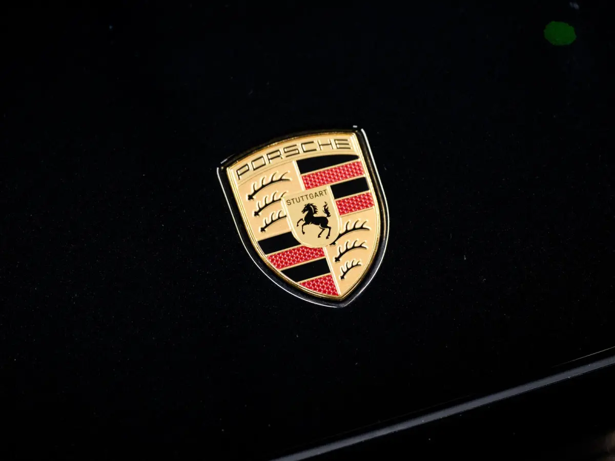 3.0 E-Hybrid Black Edition | SportDesign | Trekhaak | Achterasbest. | Sportuitlaat | HUD | Bijrijdersdisplay |