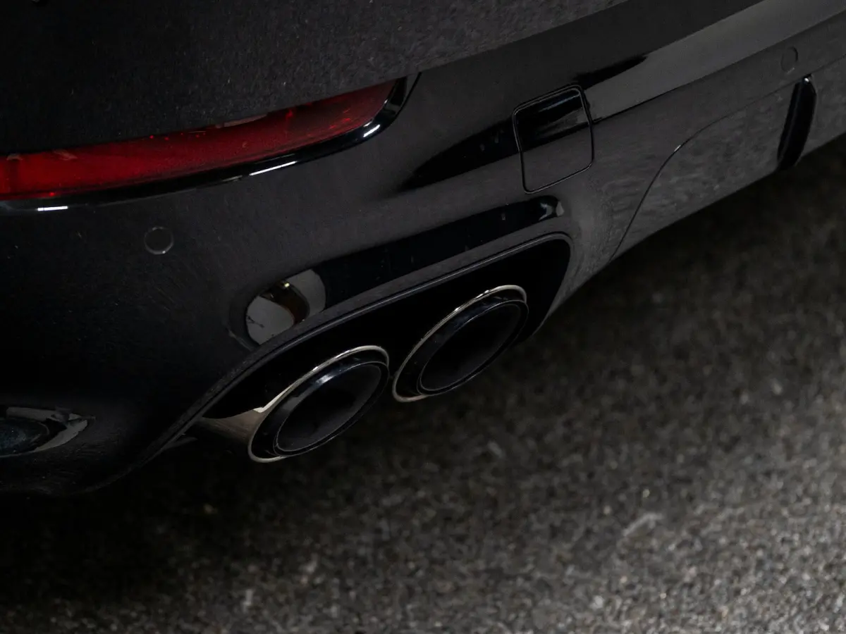 3.0 E-Hybrid Black Edition | SportDesign | Trekhaak | Achterasbest. | Sportuitlaat | HUD | Bijrijdersdisplay |