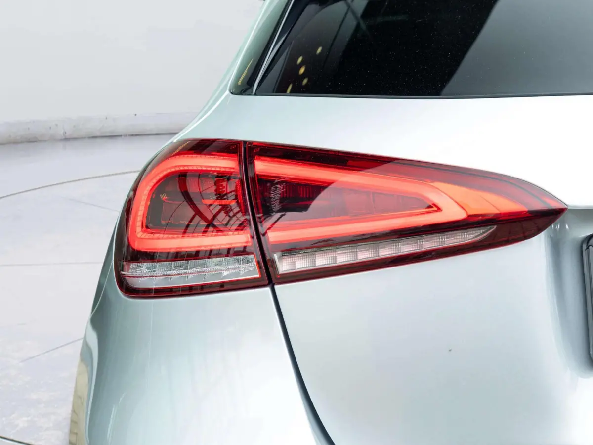 Hatchback 180 Business Solution AMG | Panorama dak