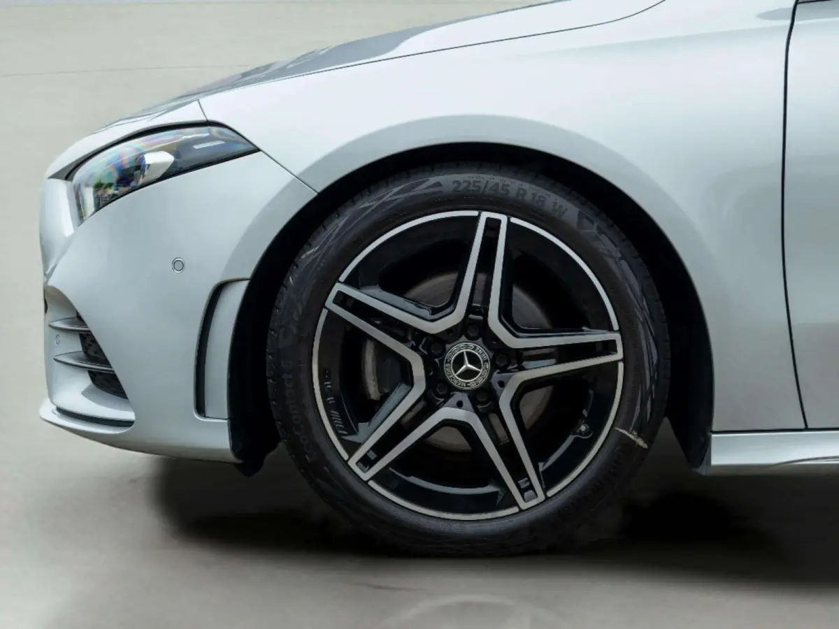 Hatchback 180 Business Solution AMG | Panorama dak