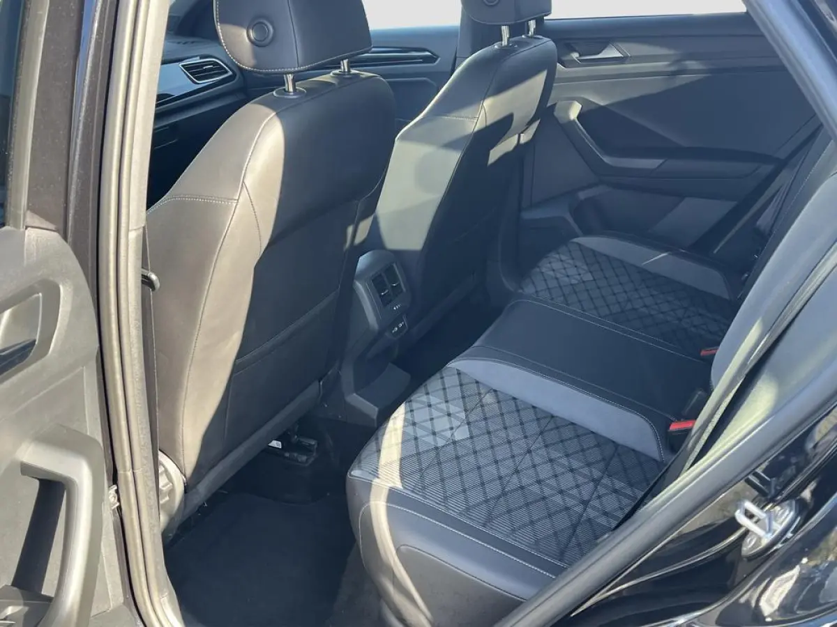 1.5 TSi DSG R-Line (2X) | 5 JAAR FABRIEKSGARANTIE!! |