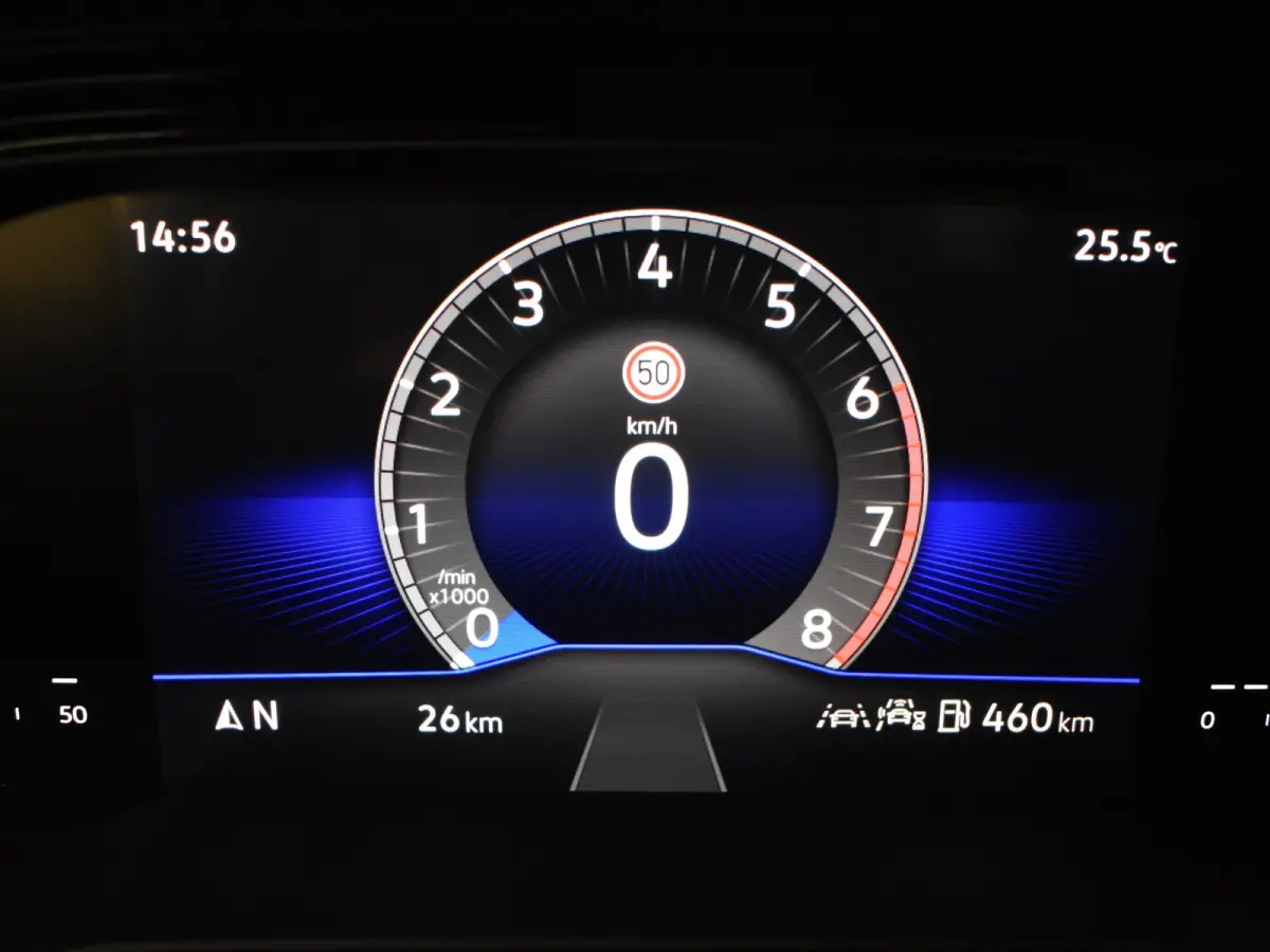 Life Edition | 'App-Connect' draadloze smartphone integratie | Airconditioning automatisch (Climatronic), 2-zone | Buitenspiegels elektrisch instel- verwarm- en inklapbaar