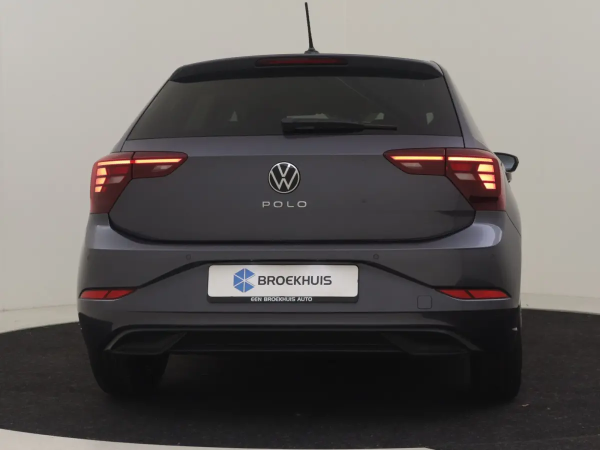 Life Edition | 'App-Connect' draadloze smartphone integratie | Airconditioning automatisch (Climatronic), 2-zone | Buitenspiegels elektrisch instel- verwarm- en inklapbaar