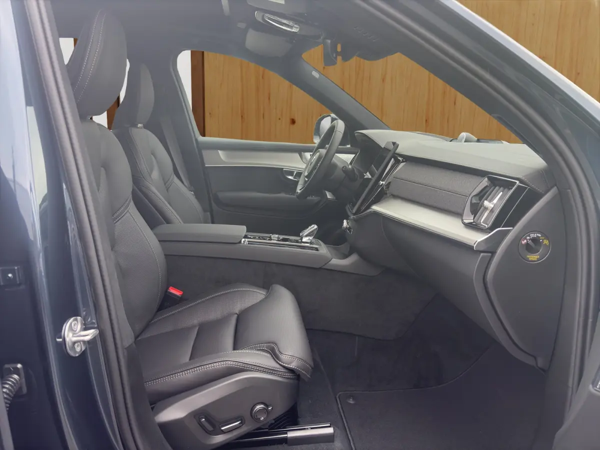 2.0 T8 Plug-in hybrid AWD Ultra Black Ed. Exec. | Bowers & Wilkins | Stoel + Stuur Verwarming | Luchtvering | BLIS | 360 Camera |