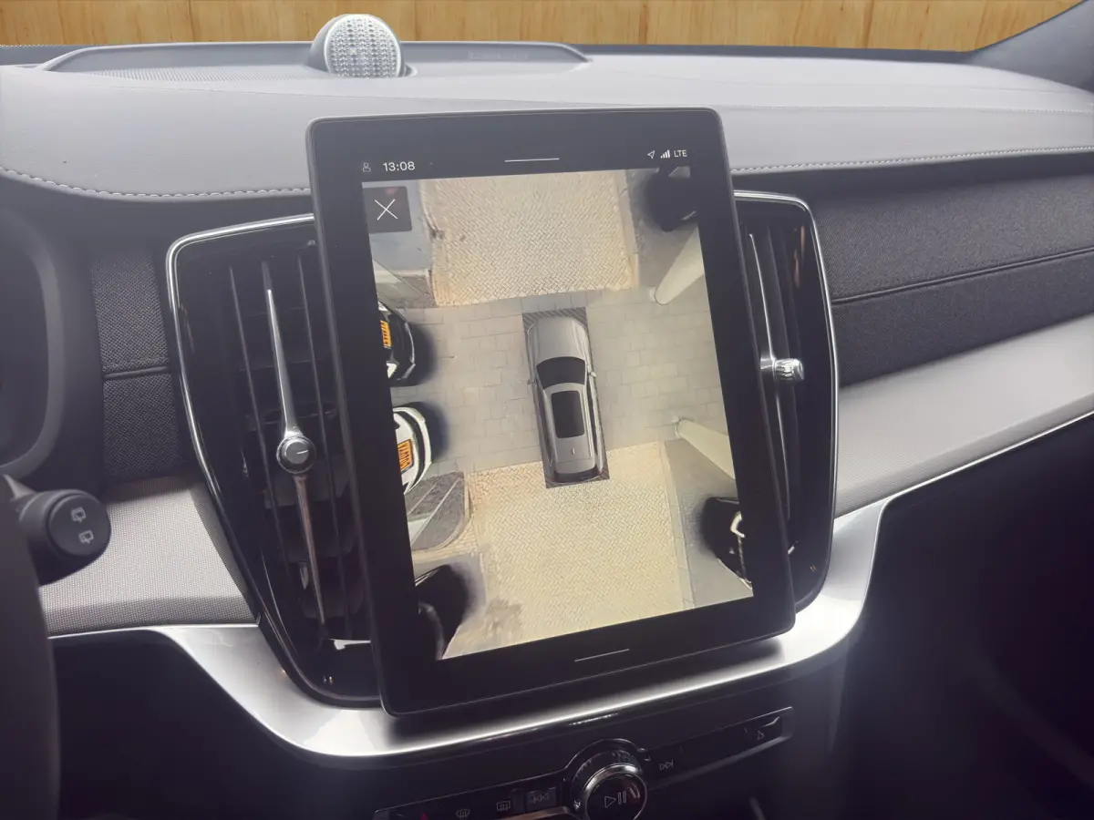2.0 T8 Plug-in hybrid AWD Ultra Black Ed. Exec. | Bowers & Wilkins | Stoel + Stuur Verwarming | Luchtvering | BLIS | 360 Camera |