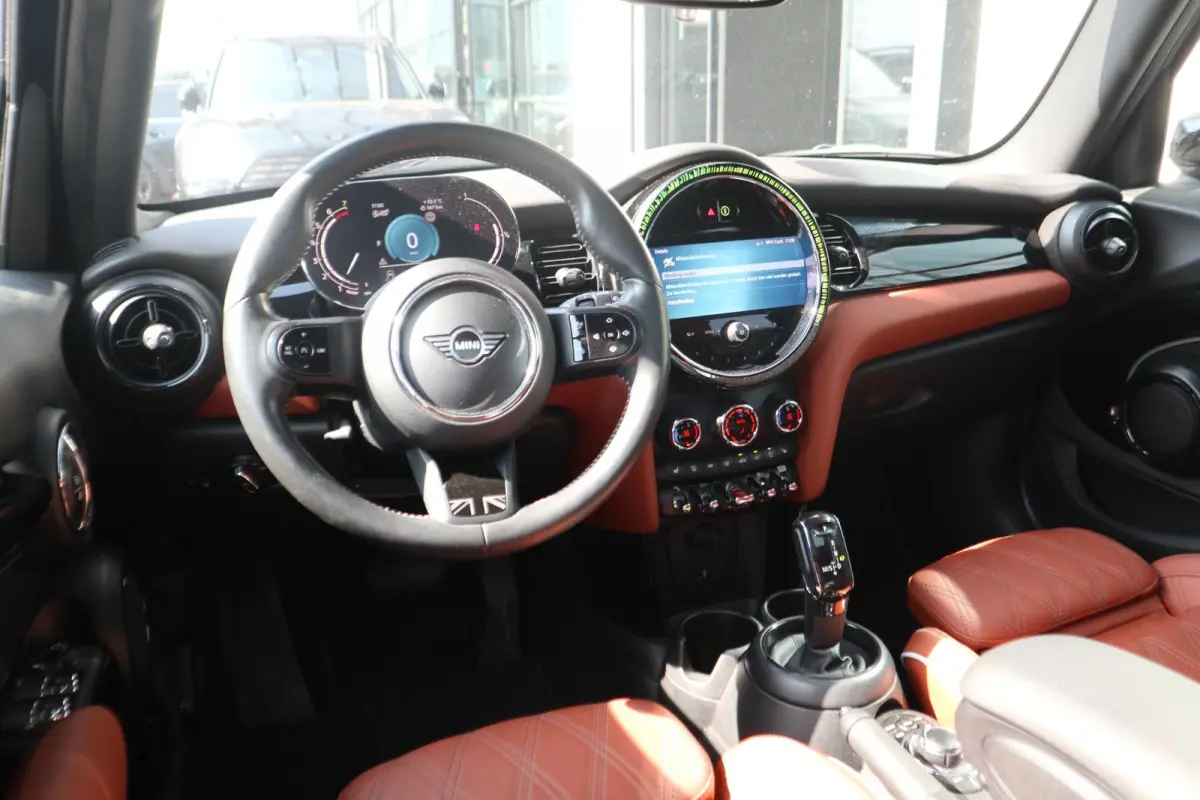 Cooper | Stuur- en stoelverwarming | Comfort Acces | Leder | Achteruitrijcamera | Panoramadak