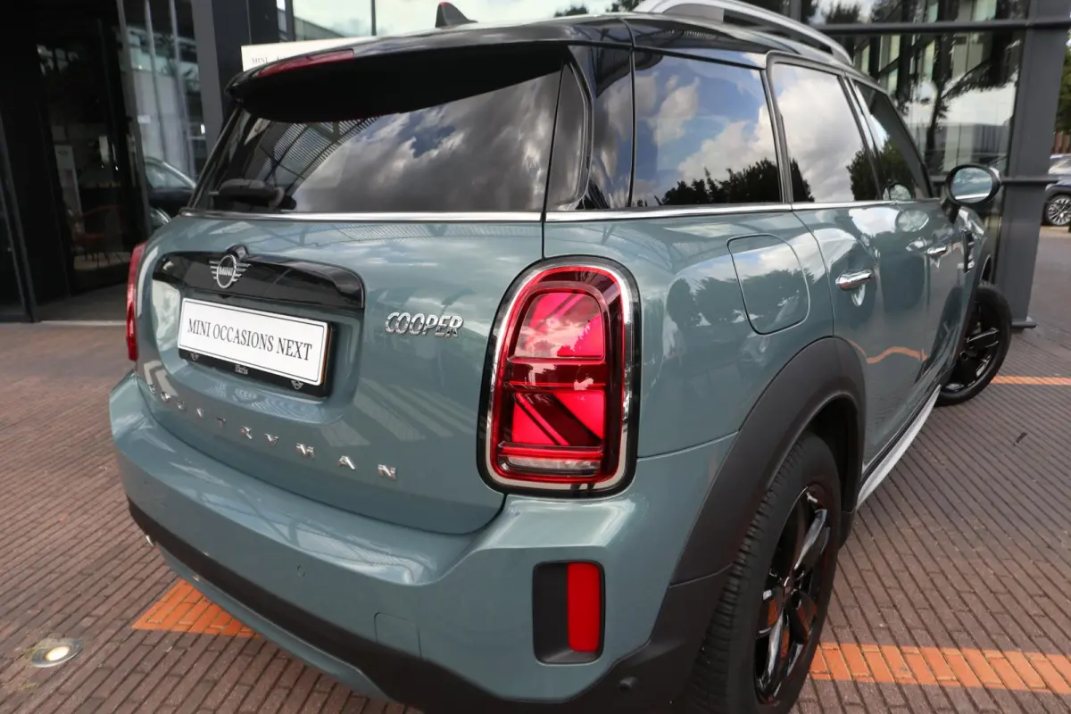 Cooper | Classic Uitvoering | Driving Assistant Plus | Sage Green