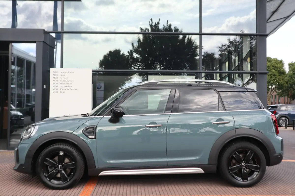 Cooper | Classic Uitvoering | Driving Assistant Plus | Sage Green