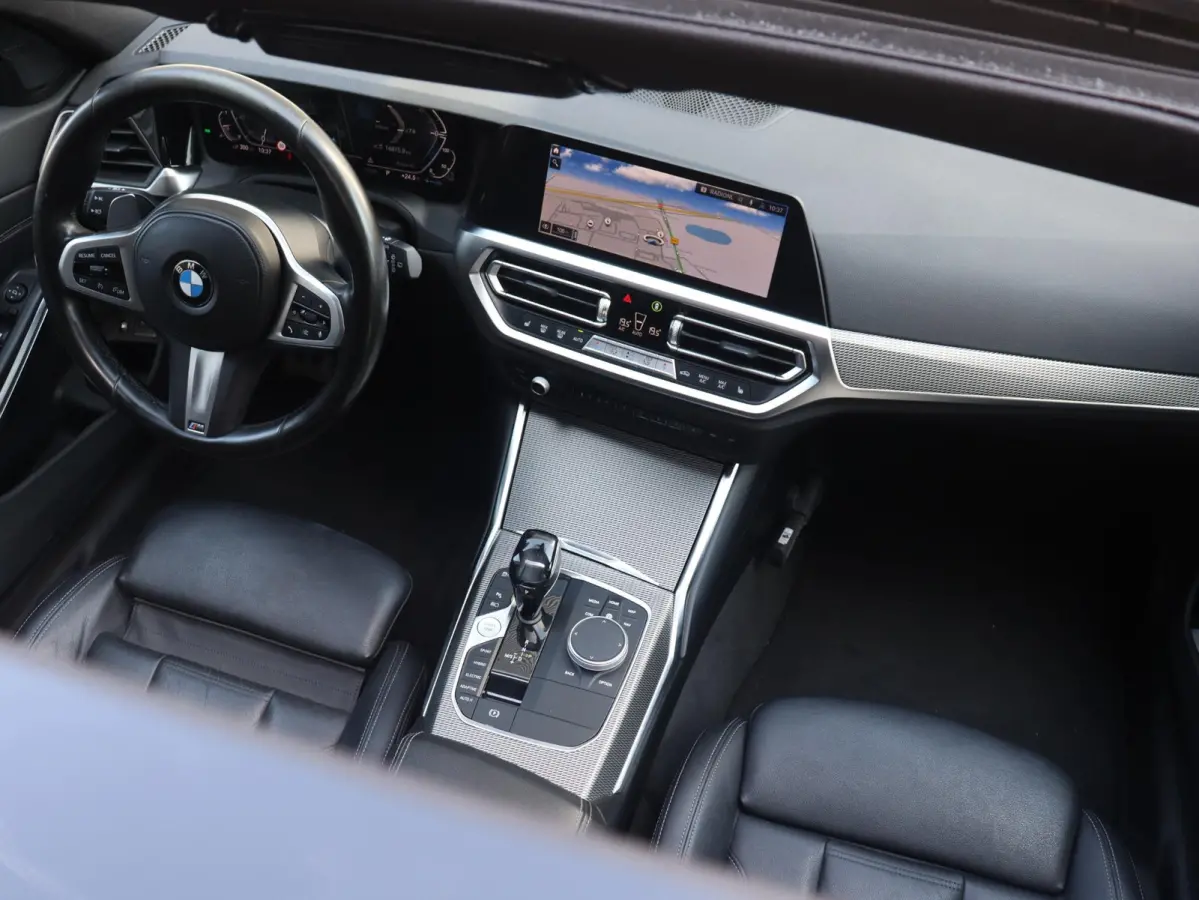 320e | High Executive | M Sportpakket | Panodak | Head-Up | Adaptief M Onderstel | Hi-Fi | Camera | M Sport Plus Pack | Verwarmbare Voorstoelen | SOH 100% | 19'' LMV