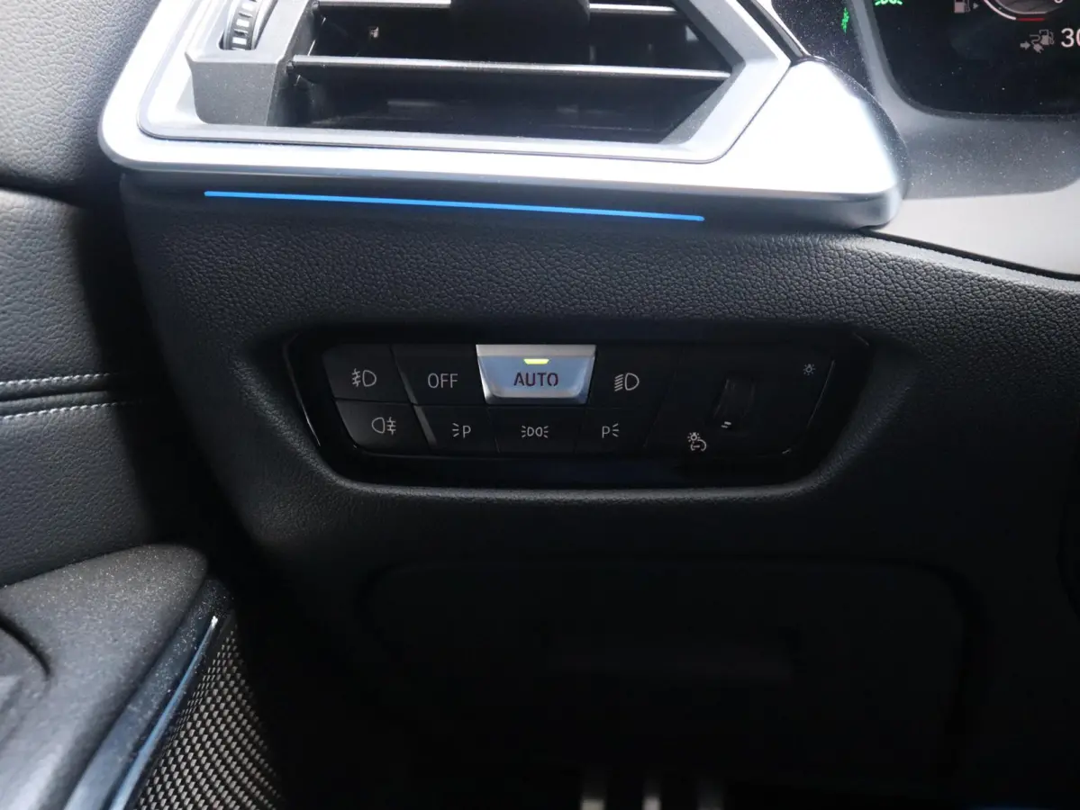 320e | High Executive | M Sportpakket | Panodak | Head-Up | Adaptief M Onderstel | Hi-Fi | Camera | M Sport Plus Pack | Verwarmbare Voorstoelen | SOH 100% | 19'' LMV