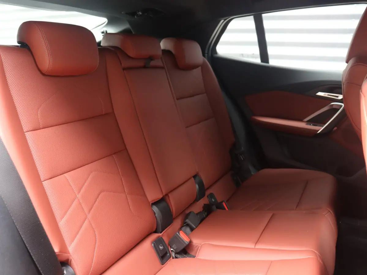 eDrive20 | M Sportpakket | Innovation Pack | Head-Up | Elektr. Stoelen | Parking Assistant Plus | Harman Kardon | Driving Assistant Plus | Stuurwiel Verwarmd | SOH 100% | 20'' LMV