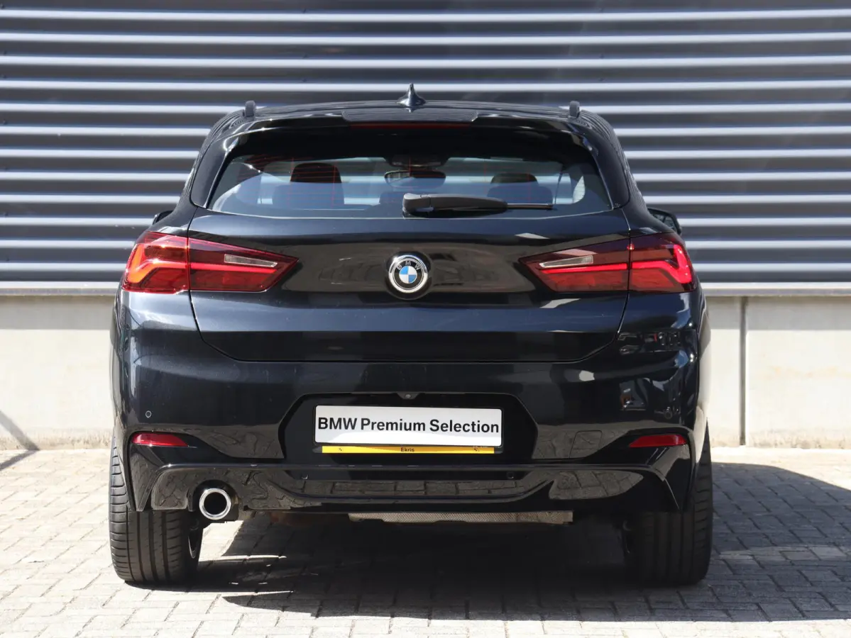 xDrive25e | High Executive | M Sportpakket | Panodak | Head-Up | Comfort Access | Hi-Fi | Camera | Verwarmbare Voorstoelen | SOH 94% | 19'' LMV