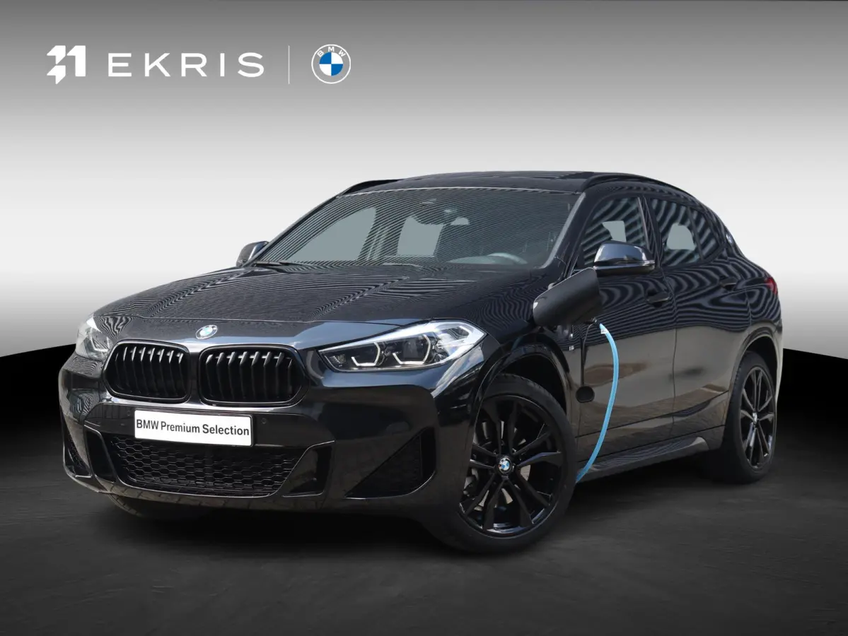 xDrive25e | High Executive | M Sportpakket | Panodak | Head-Up | Comfort Access | Hi-Fi | Camera | Verwarmbare Voorstoelen | SOH 94% | 19'' LMV