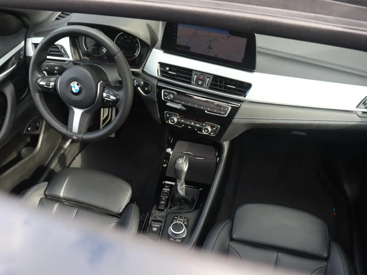 xDrive25e | High Executive | M Sportpakket | Panodak | Head-Up | Comfort Access | Hi-Fi | Camera | Verwarmbare Voorstoelen | SOH 94% | 19'' LMV