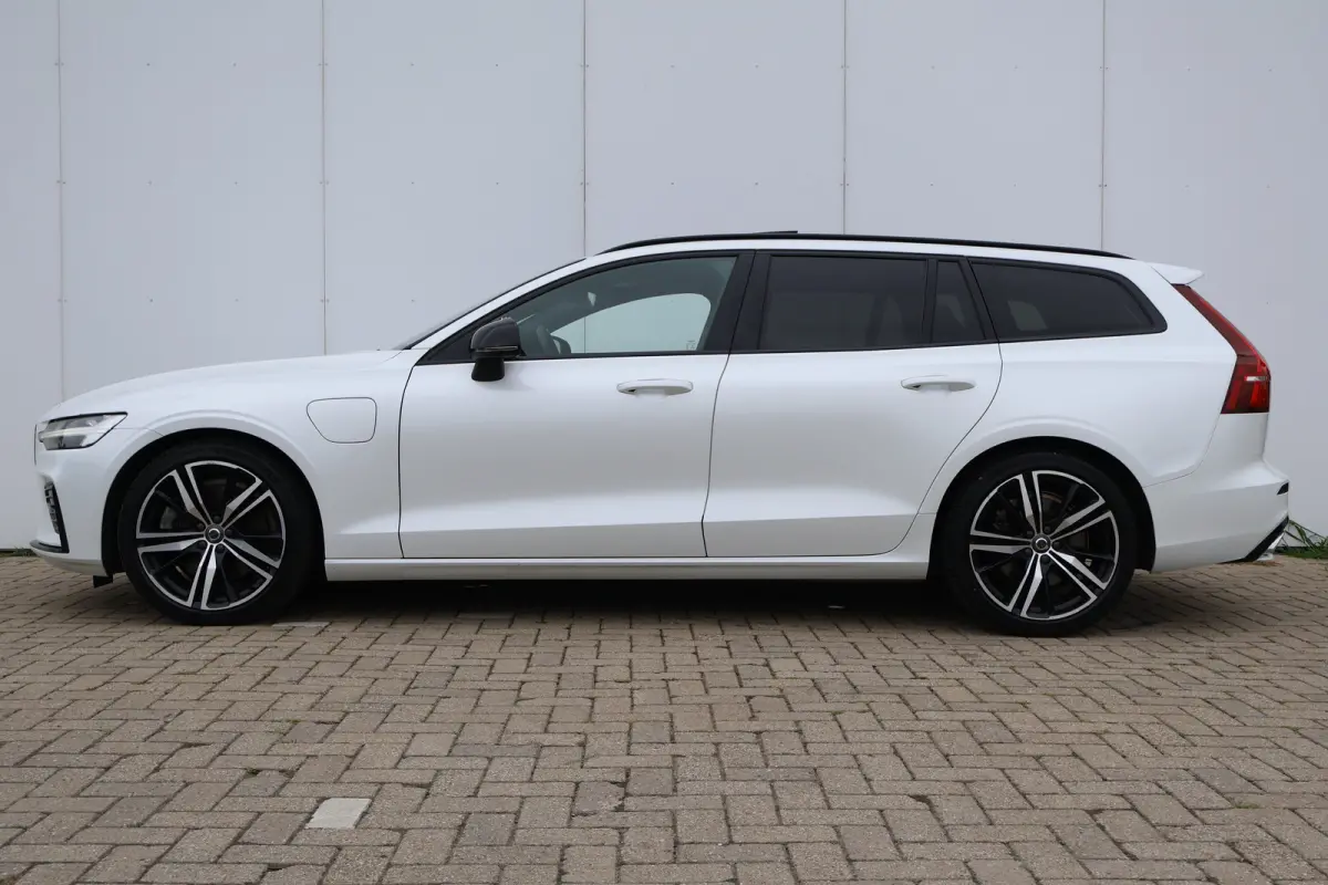 2.0 T6 Plug-in hybrid AWD Plus Dark | Long Range | VolvoSelekt! | R-Design