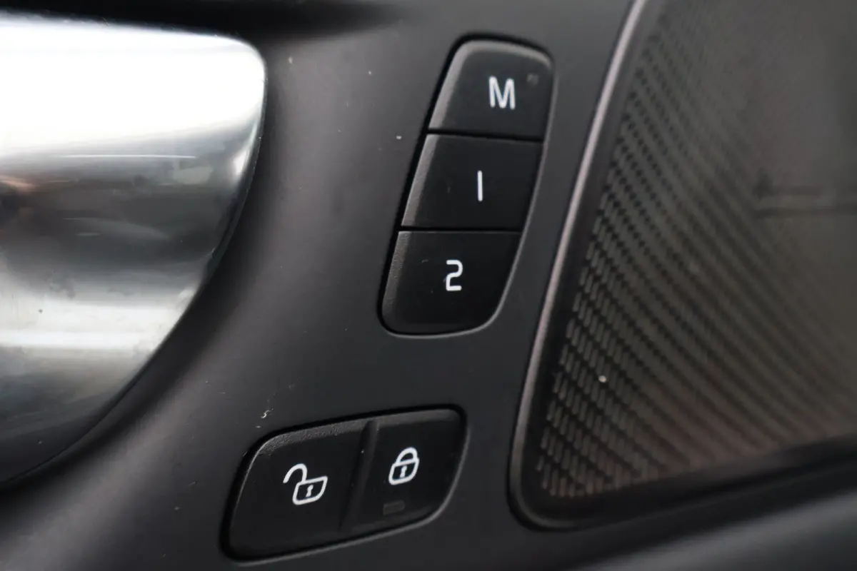 2.0 T6 Plug-in hybrid AWD Plus Dark | Long Range | VolvoSelekt! | R-Design