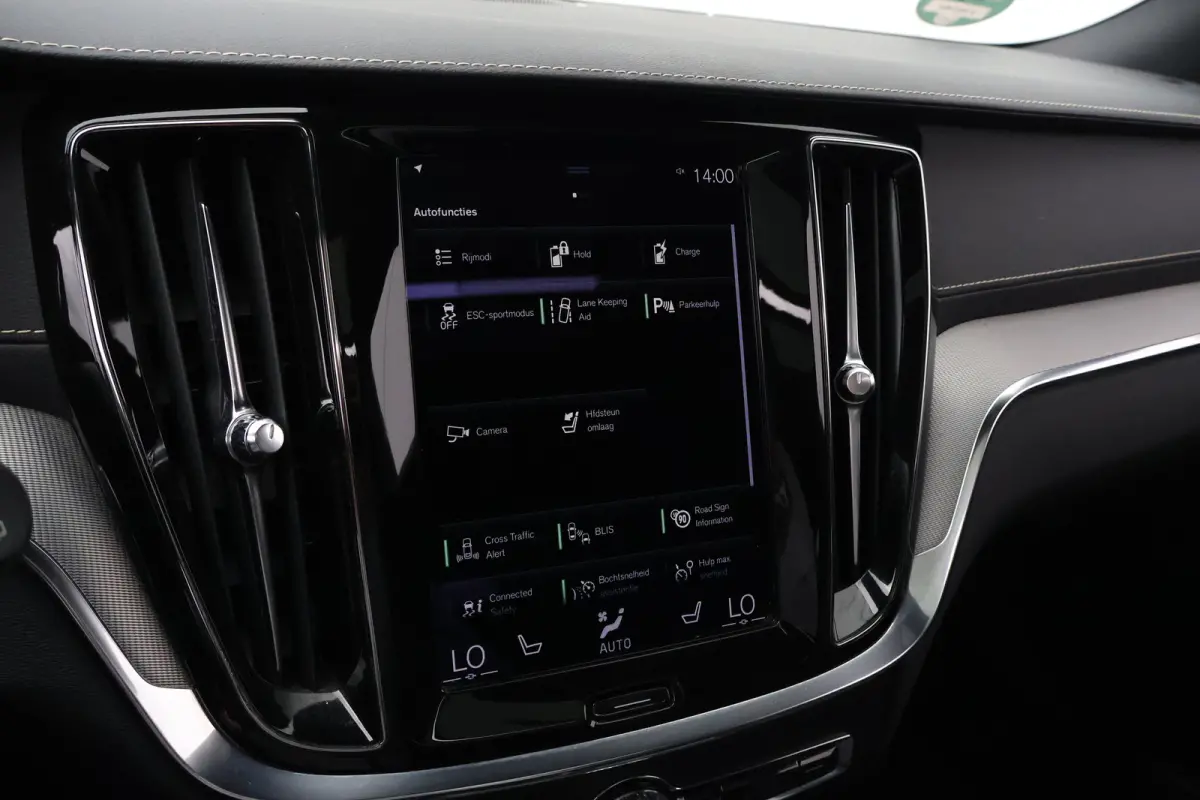 2.0 T6 Plug-in hybrid AWD Plus Dark | Long Range | VolvoSelekt! | R-Design