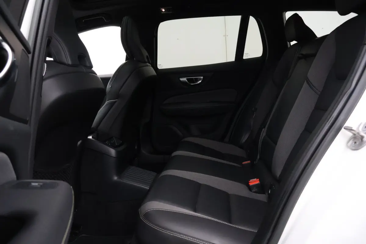 2.0 T6 Plug-in hybrid AWD Plus Dark | Long Range | VolvoSelekt! | R-Design