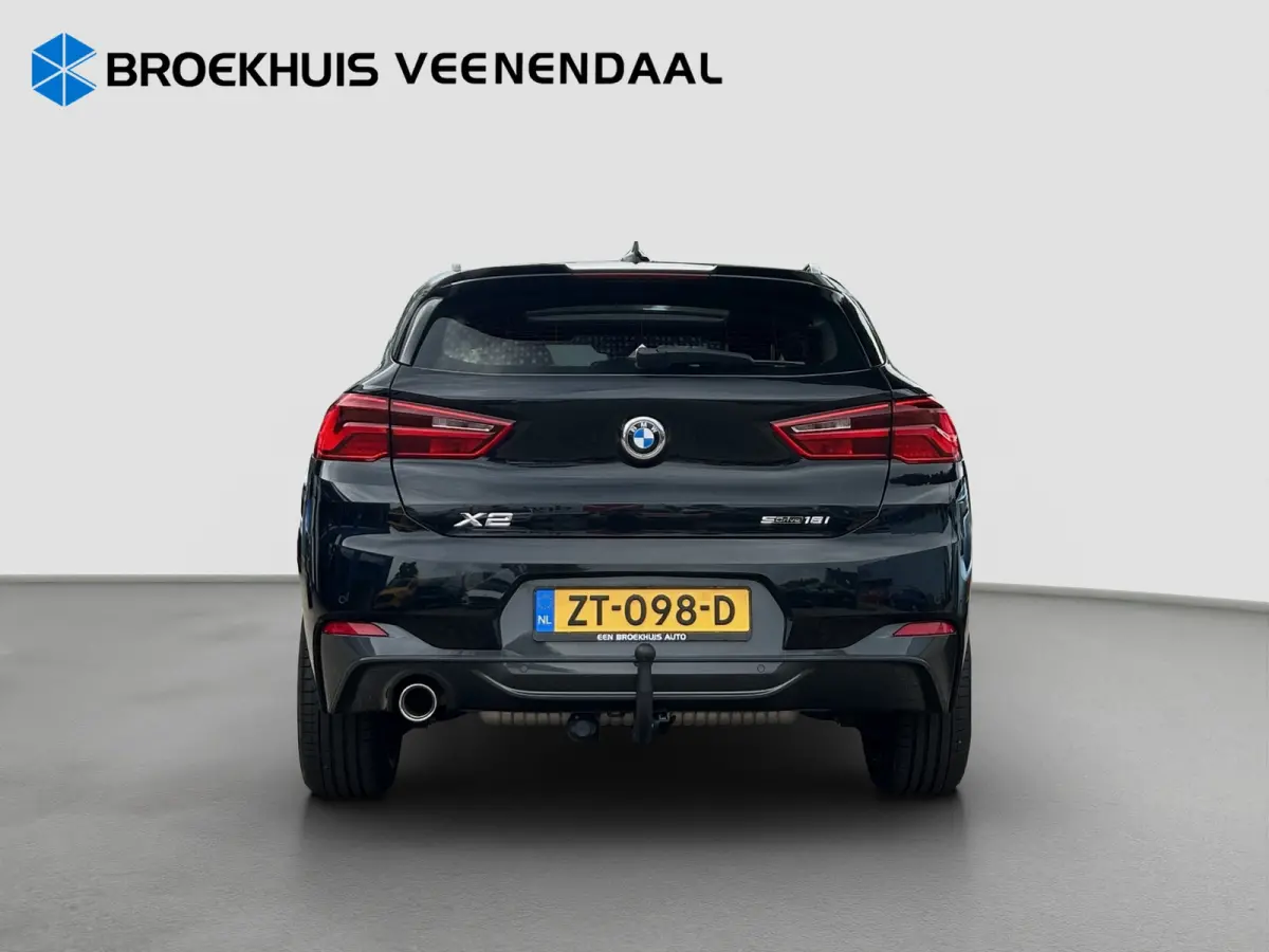 sDrive18i M-Sport | Pano | HUD | Trekhaak | Cruise Control | Achteruitrijcamera | Elektrisch bedienbare achterklep | Elektrisch bedienbare achterklep met sensorsturing