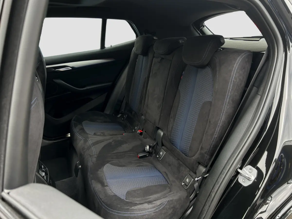 sDrive18i M-Sport | Pano | HUD | Trekhaak | Cruise Control | Achteruitrijcamera | Elektrisch bedienbare achterklep | Elektrisch bedienbare achterklep met sensorsturing