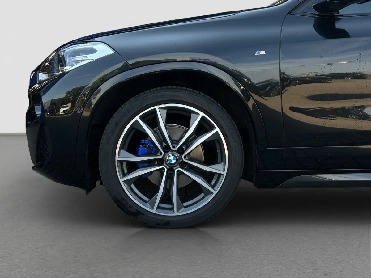 sDrive18i M-Sport | Pano | HUD | Trekhaak | Cruise Control | Achteruitrijcamera | Elektrisch bedienbare achterklep | Elektrisch bedienbare achterklep met sensorsturing