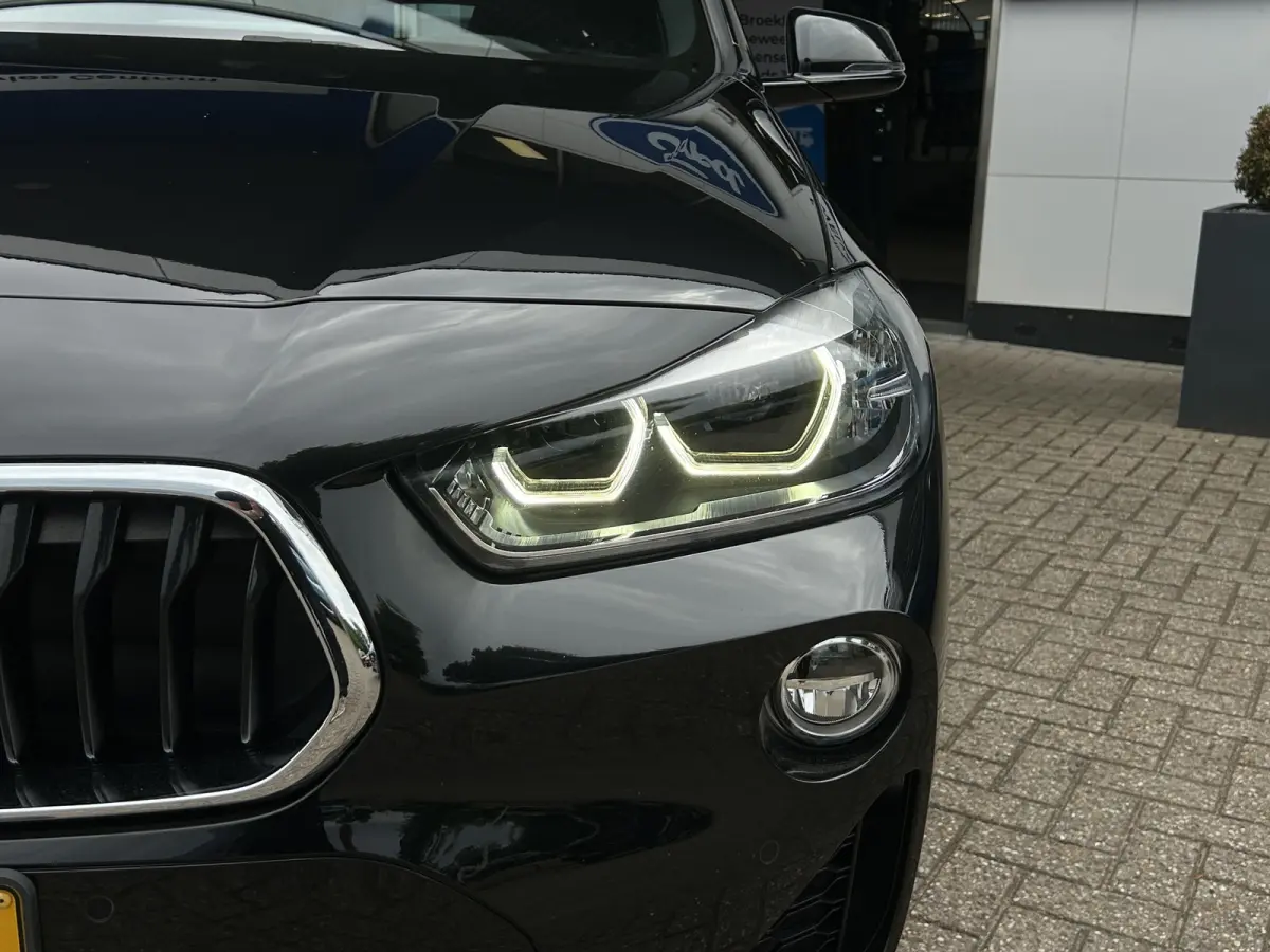 sDrive18i M-Sport | Pano | HUD | Trekhaak | Cruise Control | Achteruitrijcamera | Elektrisch bedienbare achterklep | Elektrisch bedienbare achterklep met sensorsturing