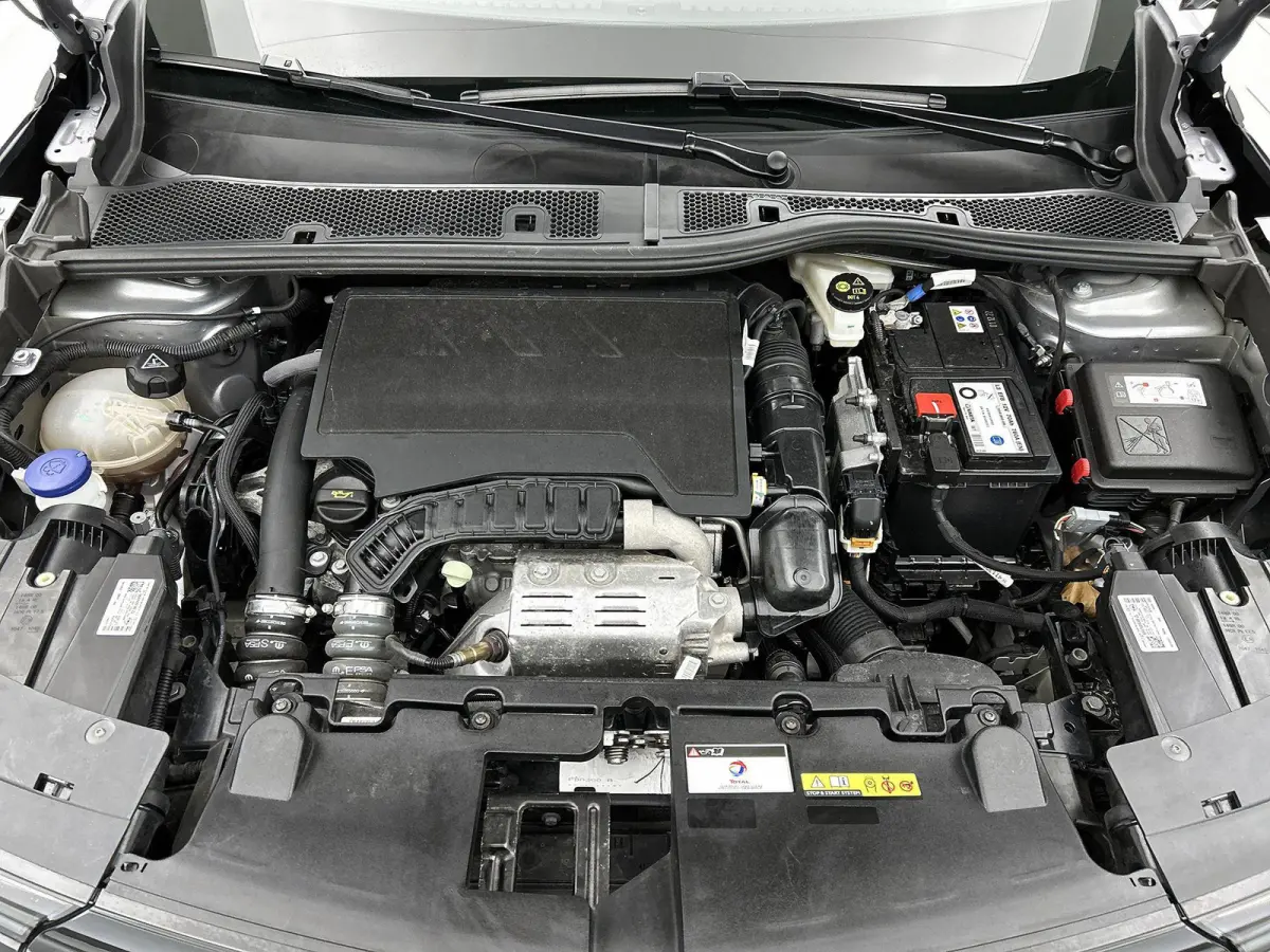 1.2 Turbo GS Line | TREKHAAK | Keyless | Dodehoekdetectie | Adaptieve Cruise Control | Achteruitrijcamera | Stoel-stuur Verwarming | VOL!!
