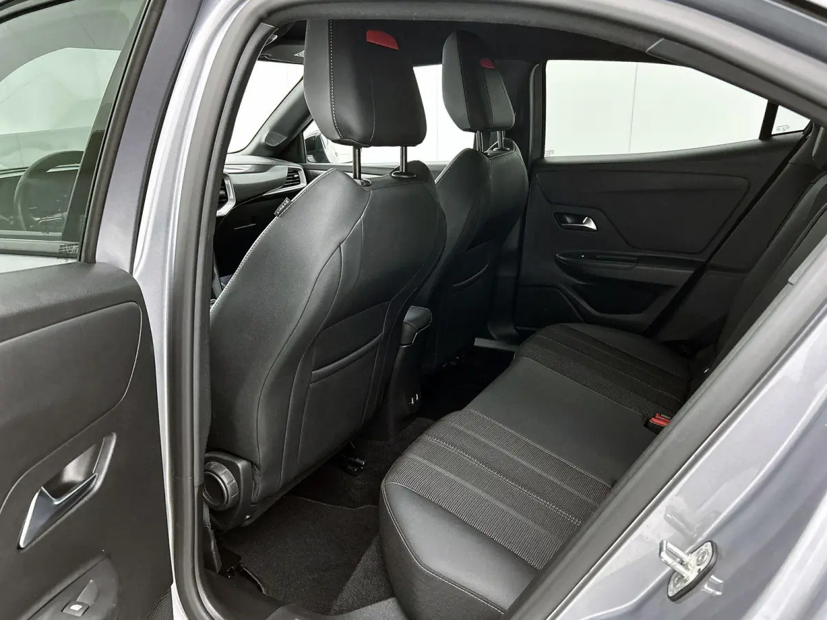 1.2 Turbo GS Line | TREKHAAK | Keyless | Dodehoekdetectie | Adaptieve Cruise Control | Achteruitrijcamera | Stoel-stuur Verwarming | VOL!!