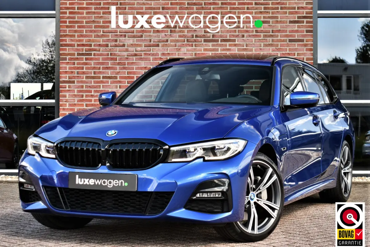 330e xDrive M-Sport Pano Trekh El-zetels HUD Laser 19inch Adp-onderstel