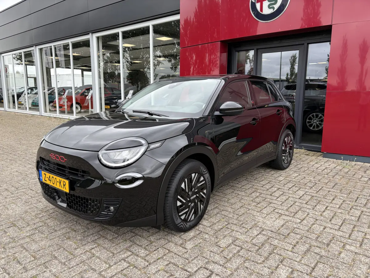 RED 54 kWh | Apple/Android CarPlay | Parkeersensoren
