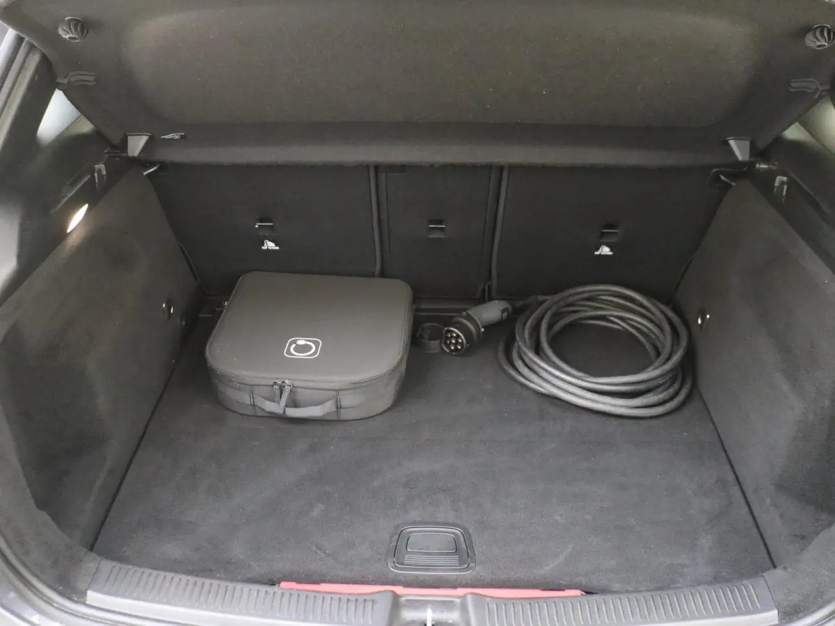250 e Star Edition AMG Line /Panoramadak /Nightpakket /18 Inch