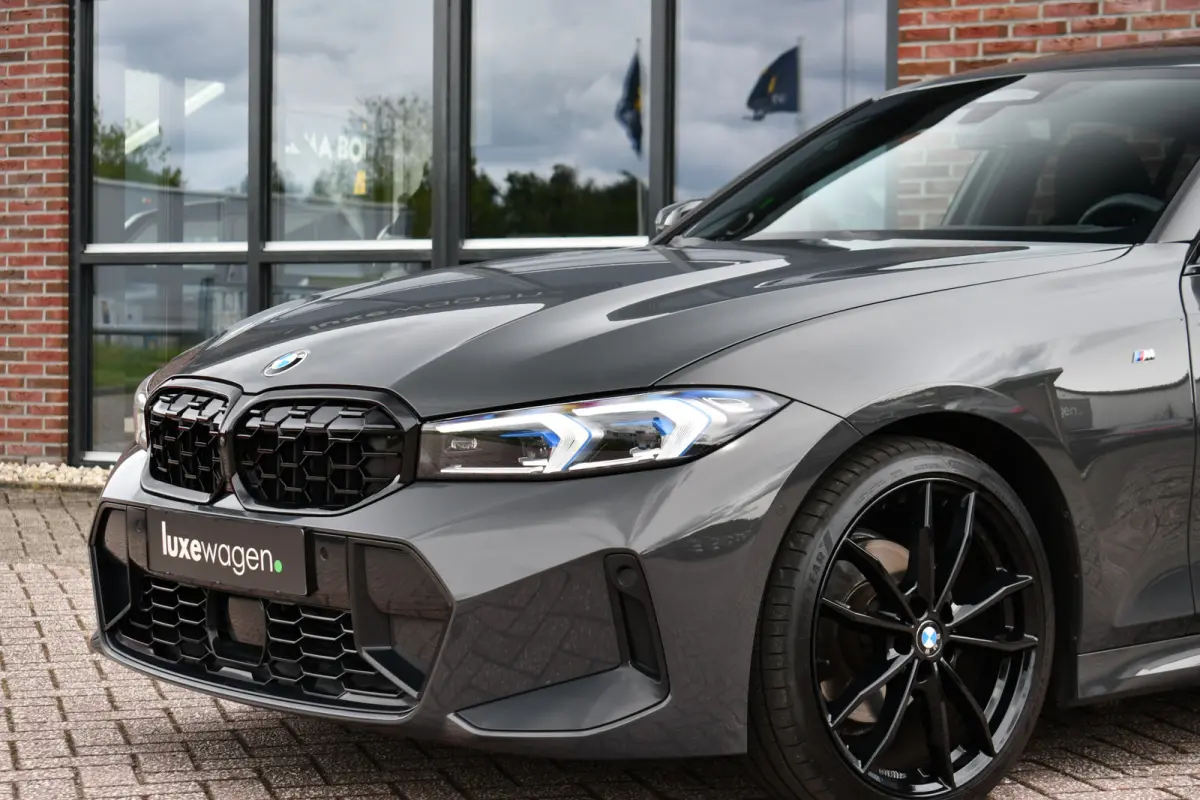 320i M-Sport LCI-2 Dravit Pano ACC 360 HUD 19inch El-klep